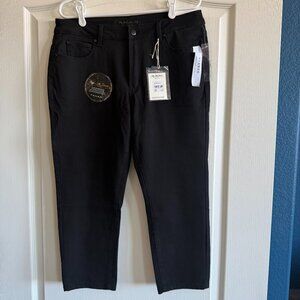 Tahari Seta Silk Denim mid-rise capri. Black, brand new with tags